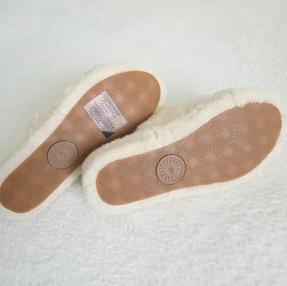 UGG Fluffy Yeah Cream Slippers - Picture 9 of 10